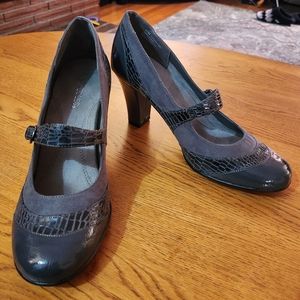 Aerosoles size 11 grey Roller Rink heel dress shoe